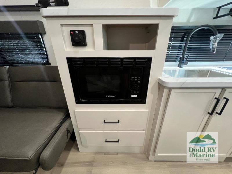 New 2027 Grand Design MOMENTUM MAV 27MAV - photo - 18