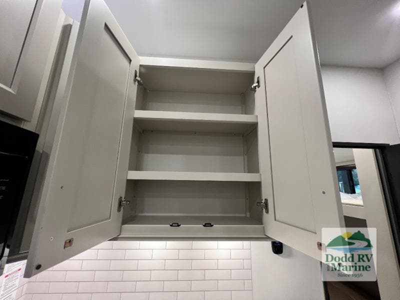 New 2027 Grand Design SOLITUDE INFLUENCE 3904BH - photo - 22