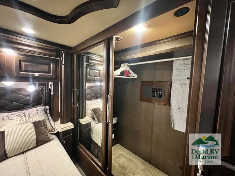 Pre-Owned 2017 Tiffin ALLEGRO BUS 37AP - photo - 38