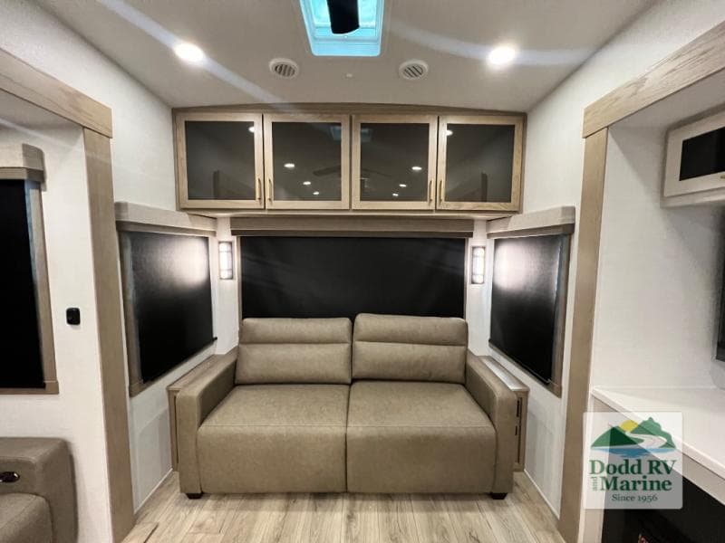 New 2027 Forest River ROCKWOOD SIGNATURE 401SFB - photo - 28
