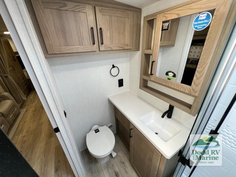 New 2027 Forest River ROCKWOOD MINI LITE 2522FB - photo - 29