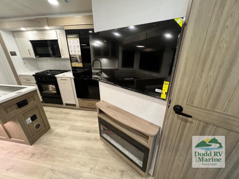 New 2027 Forest River ROCKWOOD SIGNATURE 8336BH - photo - 37