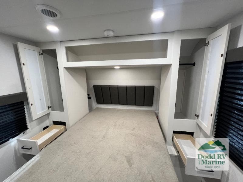 New 2027 Grand Design MOMENTUM MAV 27MAV - photo - 31