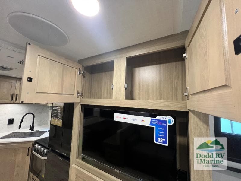 New 2027 Forest River ROCKWOOD ULTRA LITE 2606WS - photo - 12