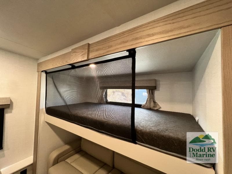 New 2027 Forest River ROCKWOOD SIGNATURE 8336BH - photo - 23