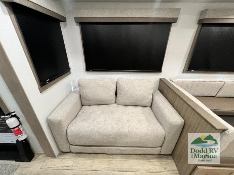 New 2027 Forest River ROCKWOOD SIGNATURE 8336BH - photo - 8
