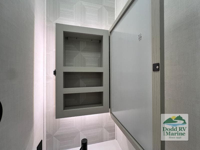 New 2027 Forest River ROCKWOOD SIGNATURE 401SFB - photo - 35