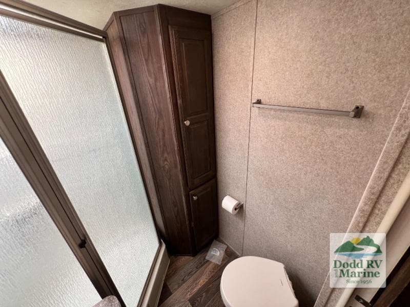 Pre-Owned 2016 Forest River, Inc. WINDJAMMER 3029W - photo - 26