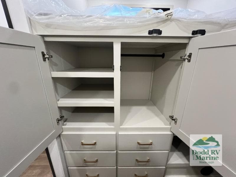 New 2027 Grand Design SOLITUDE INFLUENCE 3904BH - photo - 46