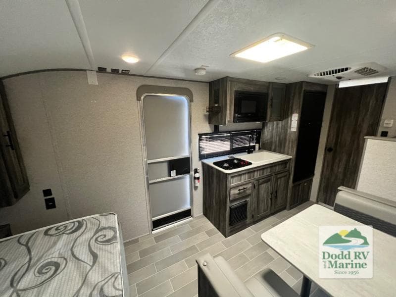 Pre-Owned 2021 Forest River WILDWOOD 177BHX - photo - 16