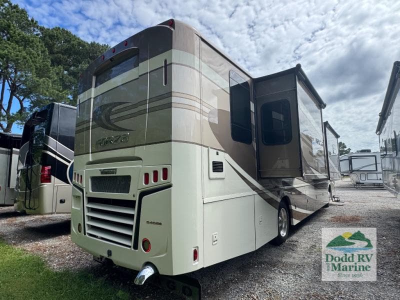 Pre-Owned 2018 Winnebago FORZA 38F - photo - 36