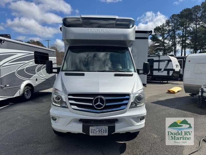 Pre-Owned 2019 Tiffin Wayfarer 24TW - photo - 39