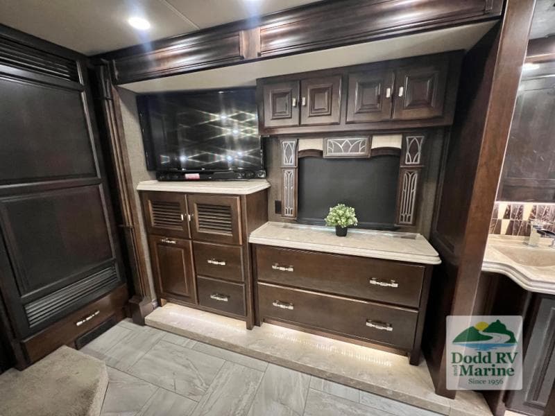 Pre-Owned 2017 Tiffin ALLEGRO BUS 37AP - photo - 32
