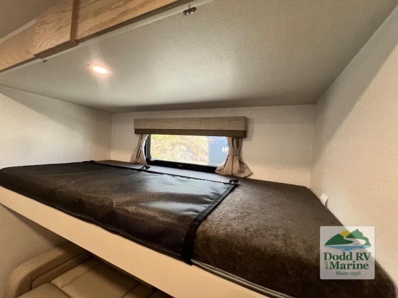 New 2027 Forest River ROCKWOOD SIGNATURE 8336BH - photo - 22