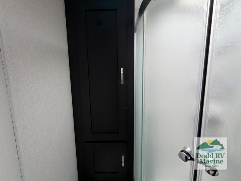 Pre-Owned 2023 Coachman Freedom Express 192RBS - photo - 23