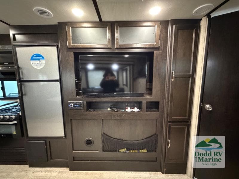 Pre-Owned 2021 Coachmen Spirit 2963BH - photo - 17