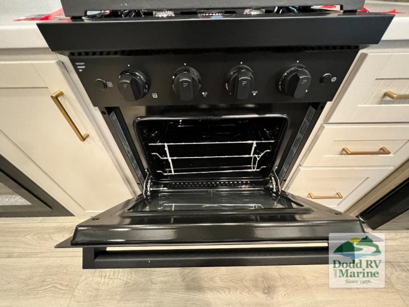 New 2027 Forest River ROCKWOOD SIGNATURE 401SFB - photo - 22