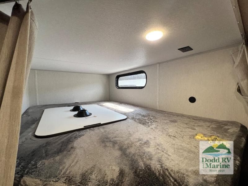 Pre-Owned 2024 Forest River, Inc. CHEROKEE GREY WOLF 26DBH - photo - 12