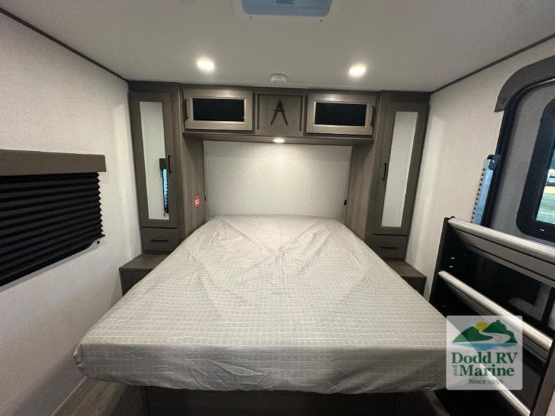 New 2026 Grand Design TRANSCEND 245RLT - photo - 23