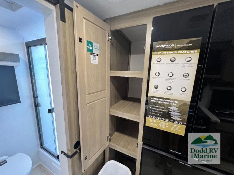 New 2027 Forest River ROCKWOOD MINI LITE 2524FBT - photo - 21