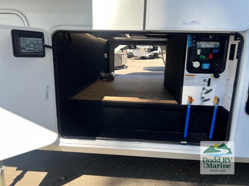 New 2027 Grand Design SOLITUDE INFLUENCE 3003RL - photo - 54