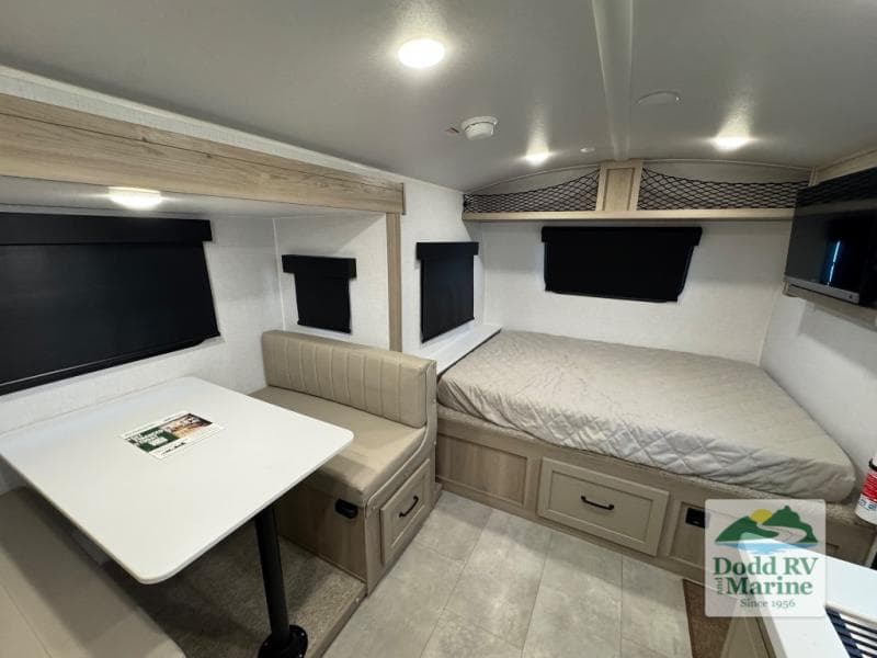 Pre-Owned 2025 Forest River ROCKWOOD GEO PRO 20BH - photo - 11