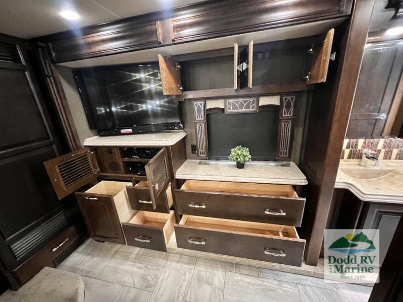 Pre-Owned 2017 Tiffin ALLEGRO BUS 37AP - photo - 33
