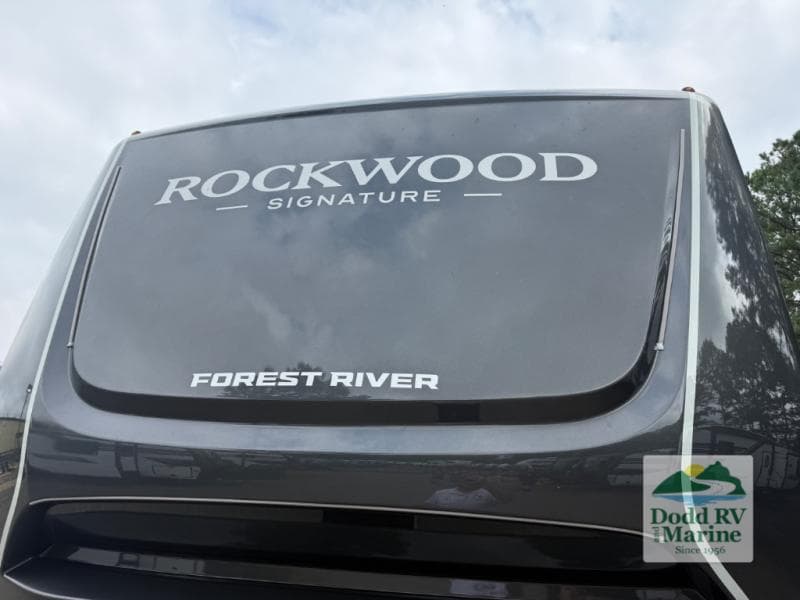 New 2027 Forest River ROCKWOOD SIGNATURE 401SFB - photo - 58