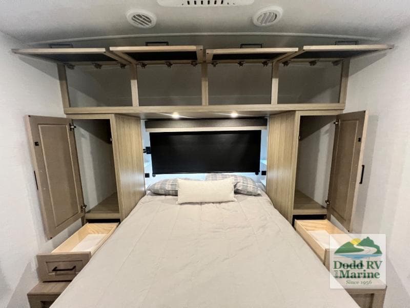 New 2027 Forest River ROCKWOOD ULTRA LITE RLT2916RL - photo - 37