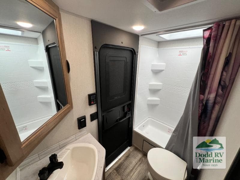 Pre-Owned 2024 Forest River, Inc. CHEROKEE GREY WOLF 26DBH - photo - 25