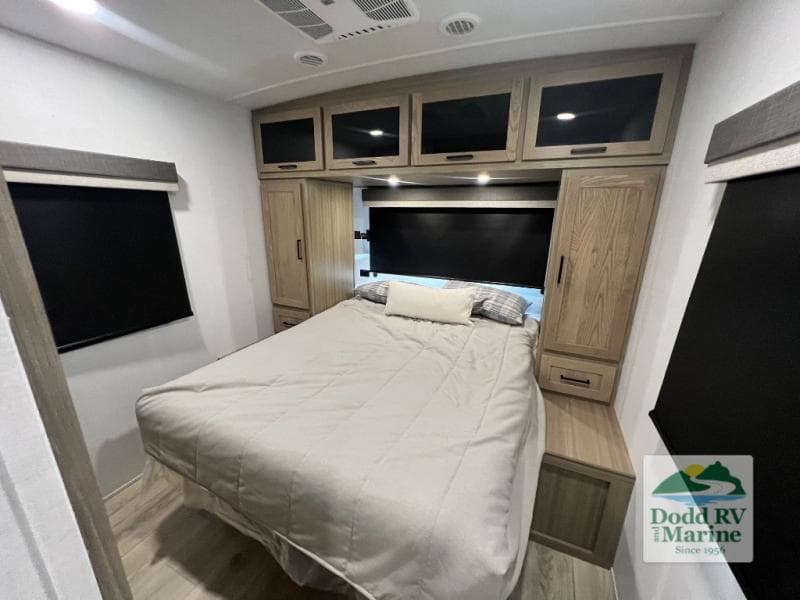 New 2027 Forest River ROCKWOOD ULTRA LITE RLT2916RL - photo - 35