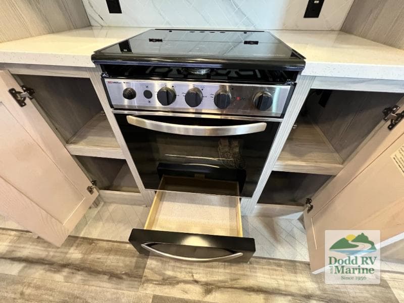 Pre-Owned 2022 Keystone MONTANA 331RL - photo - 18