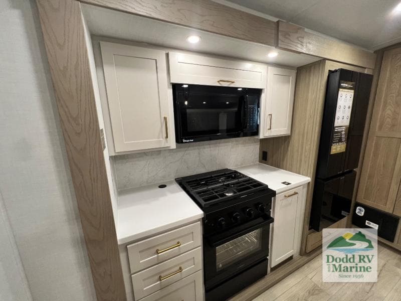 New 2027 Forest River ROCKWOOD SIGNATURE 8336BH - photo - 26