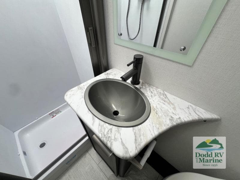New 2027 Coachmen LEPRECHAUN 210QSS - photo - 39