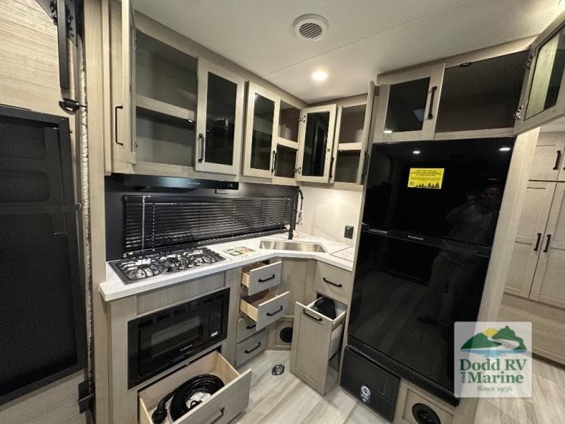New 2026 Grand Design MOMENTUM MAV 17MAV - photo - 8