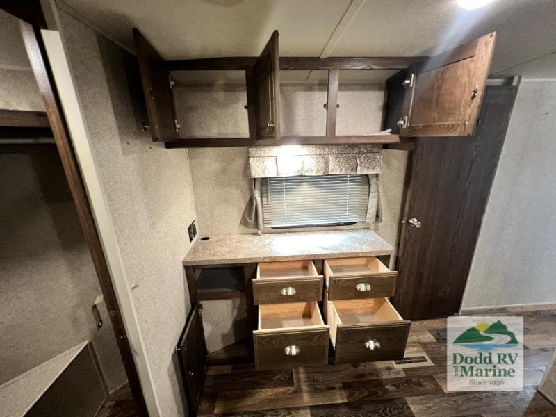 Pre-Owned 2016 Forest River, Inc. WINDJAMMER 3029W - photo - 36