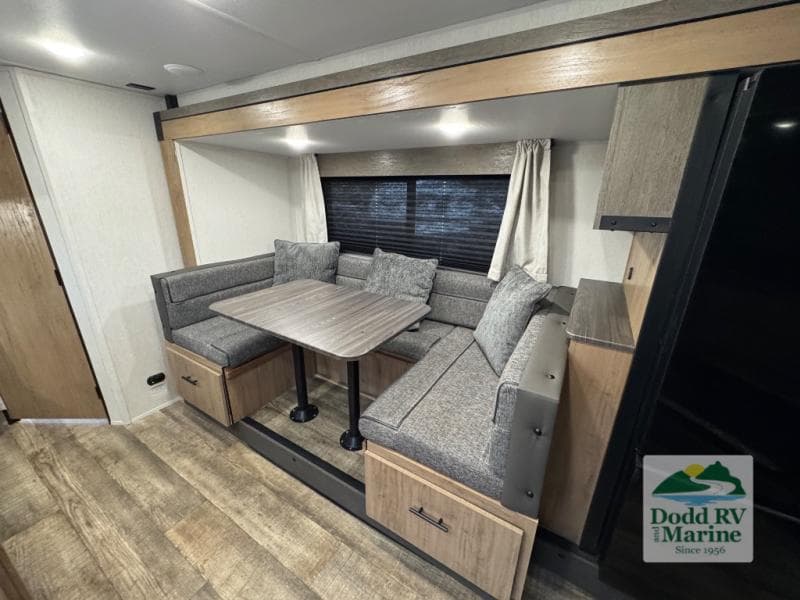 Pre-Owned 2024 Forest River CAMPSITE RESERVE 23LM - photo - 8