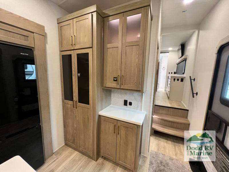 New 2027 Forest River ROCKWOOD SIGNATURE 401SFB - photo - 6
