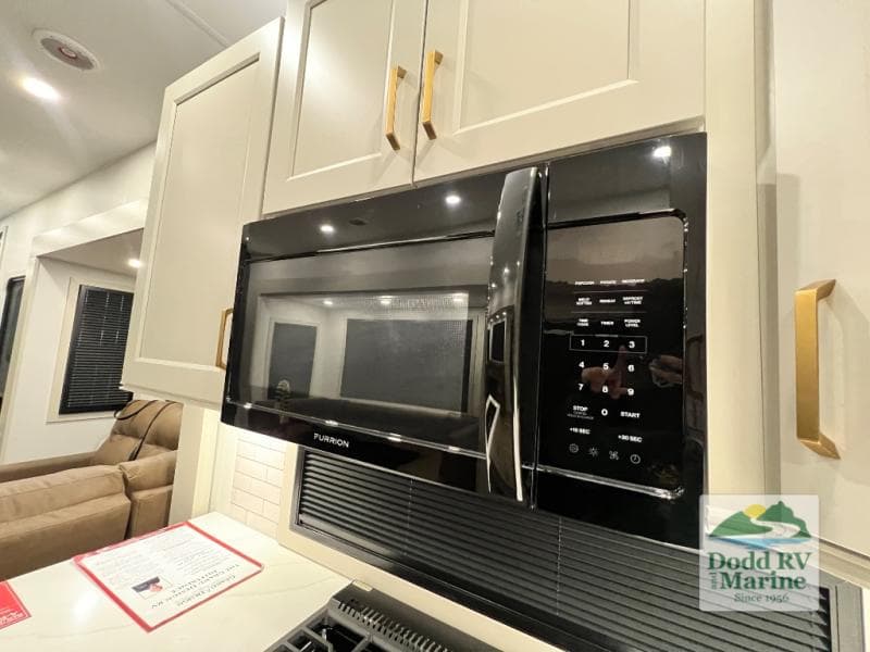 New 2027 Grand Design SOLITUDE INFLUENCE 3904BH - photo - 25