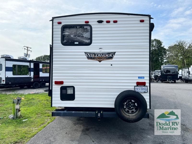 Pre-Owned 2022 Forest River WILDWOOD 26DBUD - photo - 40