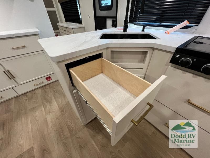 New 2027 Grand Design TRANSCEND XPLOR 345DQT - photo - 16
