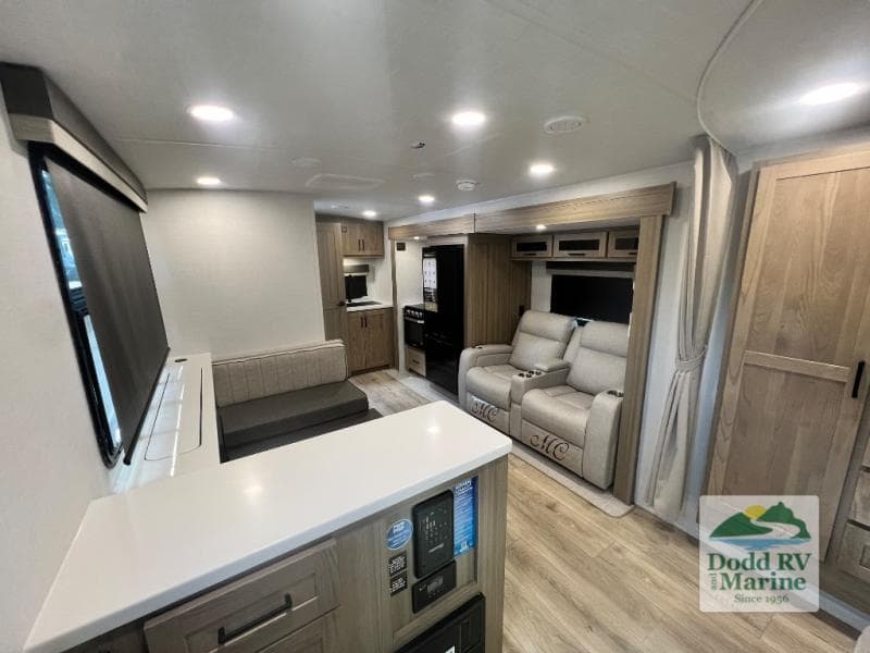 New 2027 Forest River ROCKWOOD MINI LITE 2522FB - photo - 5