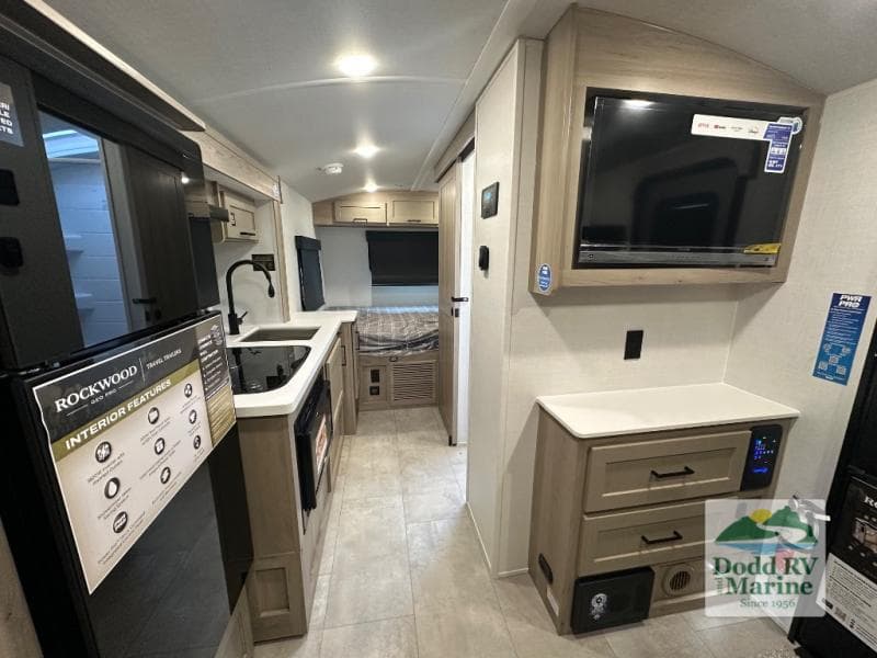 New 2026 Forest River ROCKWOOD GEO PRO 19RL - photo - 5