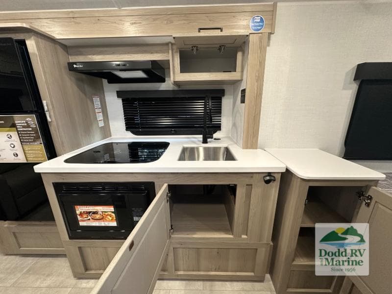 New 2026 Forest River ROCKWOOD GEO PRO 19RL - photo - 8