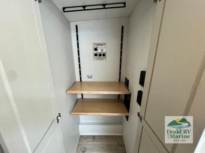 New 2027 Forest River ROCKWOOD SIGNATURE 401SFB - photo - 53