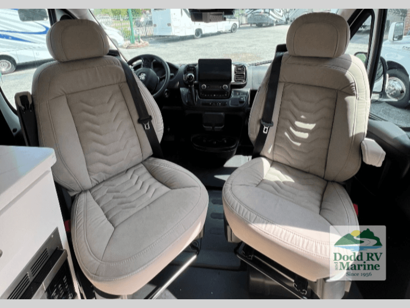Pre-Owned 2024 Coachmen NOVA 20RB - photo - 11