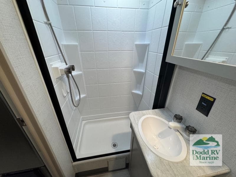 Pre-Owned 2024 Keystone SPRINGDALE 1800BH - photo - 18