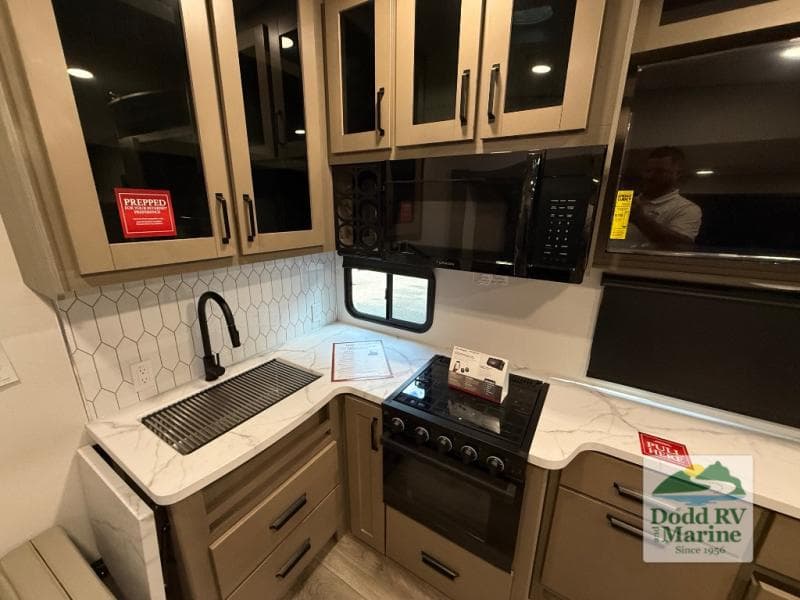 New 2027 Grand Design REFLECTION 150 SERIES 260RD - photo - 7