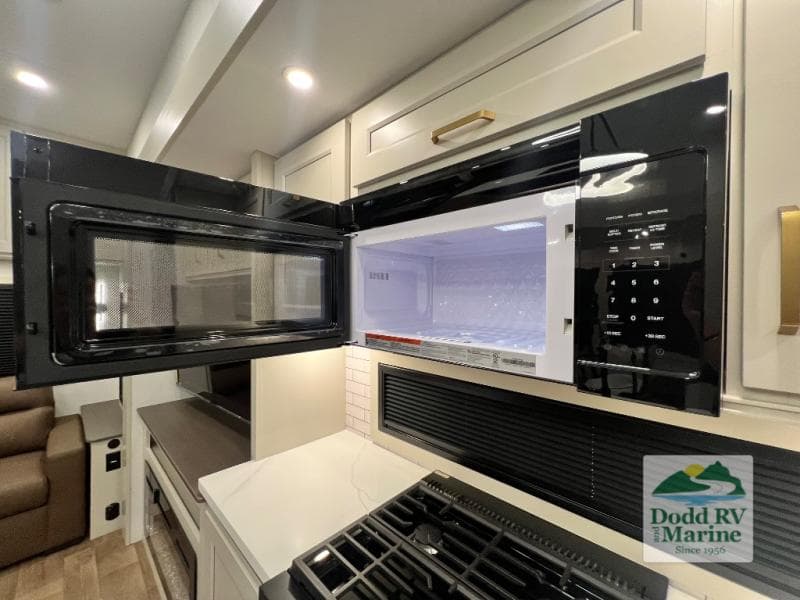 New 2027 Grand Design SOLITUDE INFLUENCE 3003RL - photo - 24