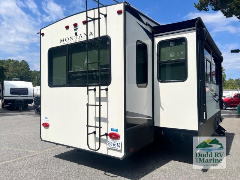 2022 Keystone MONTANA 331RL Photo in Yorktown VA 23692